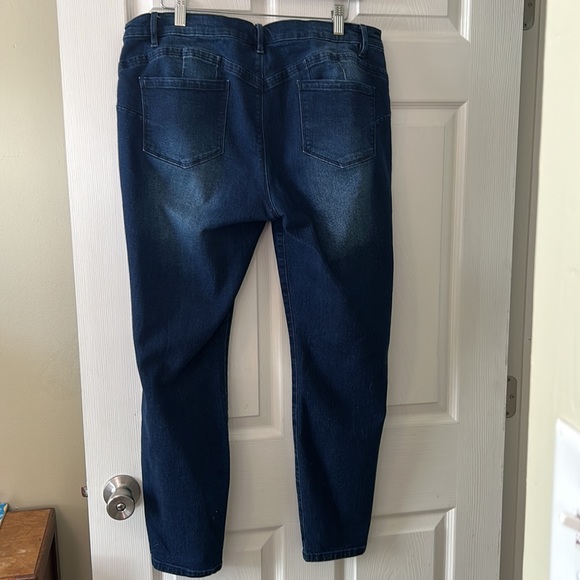 Venus Plus Size 16 Lift Ripped Jeans - Picture 3 of 6